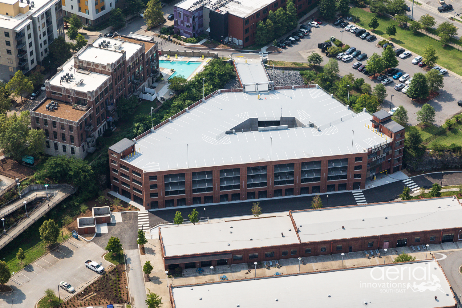<strong>Bus Barns Parking Garage</strong>